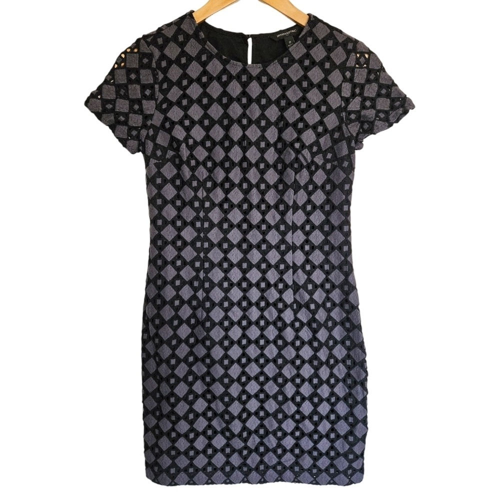 Banana Republic Factory Gray Black Geometric Eyelet Short Sleeve Sheath Dress